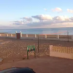 Urbanizacion Primera Linea De Playa Lejlighed